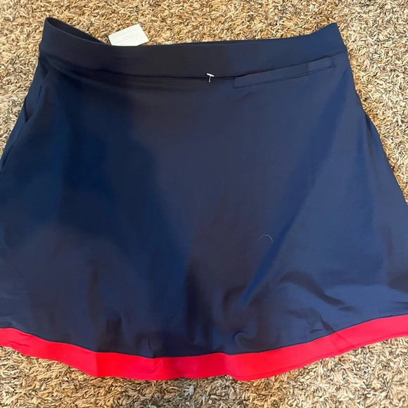 NWT Peter Millar women’s athletic skort - Picture 5 of 7